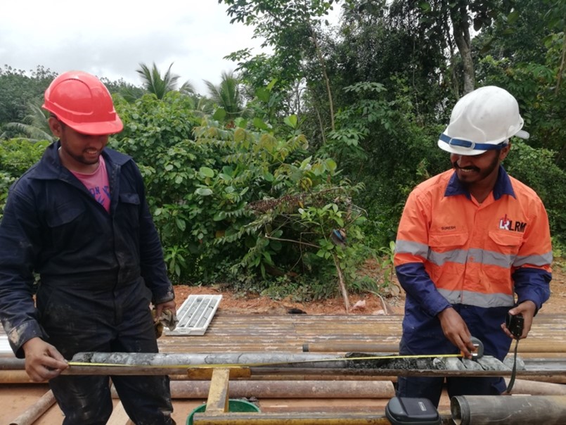 Measuring high-grade graphite core